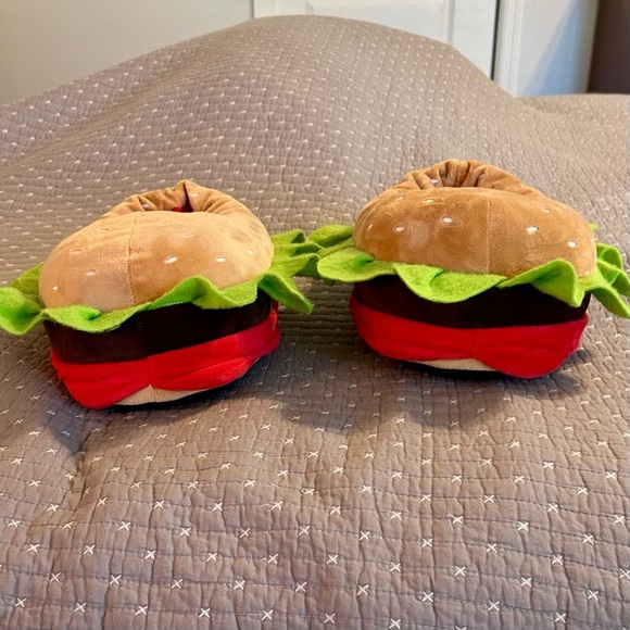 Cheeseburger Slippers with Lettuce and Tomato L - Picture 3 of 7